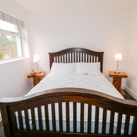 19A Lismenary Road Villa Ballyclare Buitenkant foto