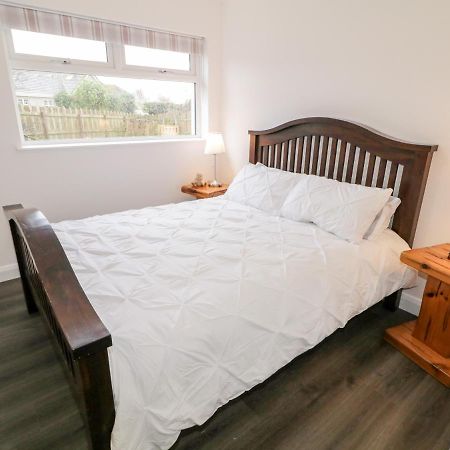 19A Lismenary Road Villa Ballyclare Buitenkant foto