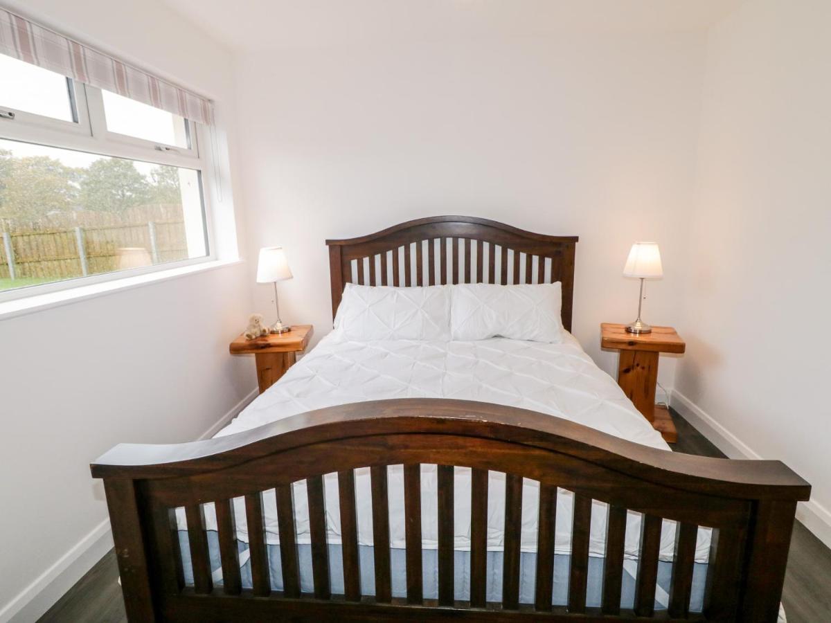 19A Lismenary Road Villa Ballyclare Buitenkant foto